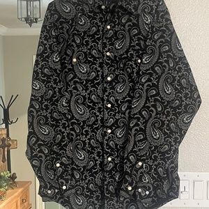 Pearl snap men’s small button down